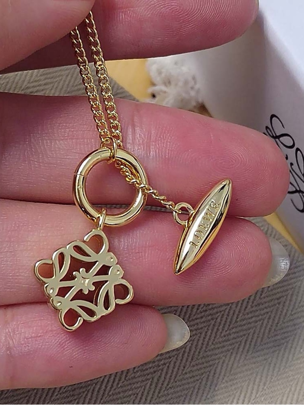 Loewe Gold Anagram Toggle Necklace - Gold - Picture 3 of 7